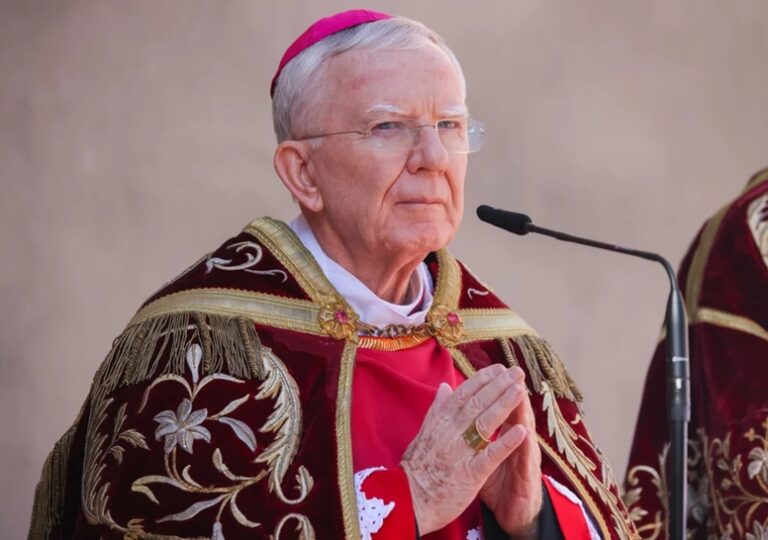 Konflikt wokół Bazyliki Mariackiej w Krakowie: arcybiskup Jędraszewski pod ostrzałem