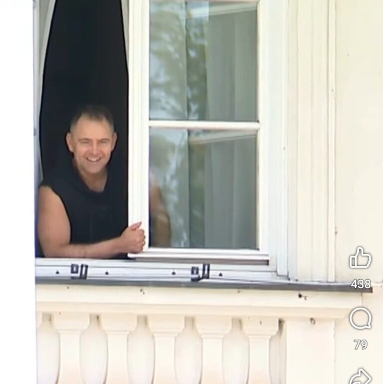 Karol Nawrocki zaskoczył Polaków nieformalnym zachowaniem przy Belwederze