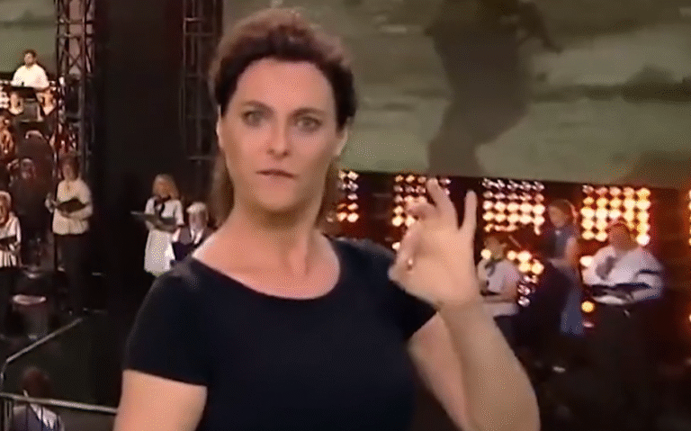 Tłumaczka języka migowego zachwyciła podczas koncertu TVP dla Powstańców Warszawskich