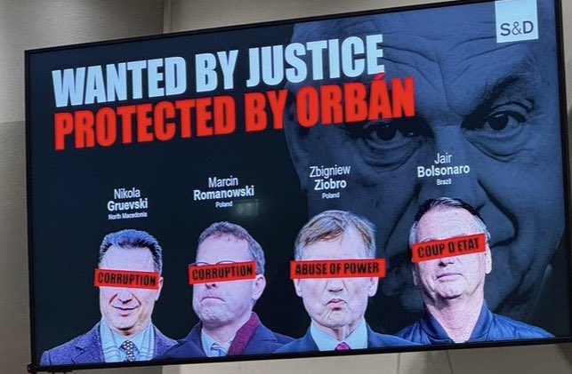 Szokująca plakat w PE. ZOBACZ co pokazują!